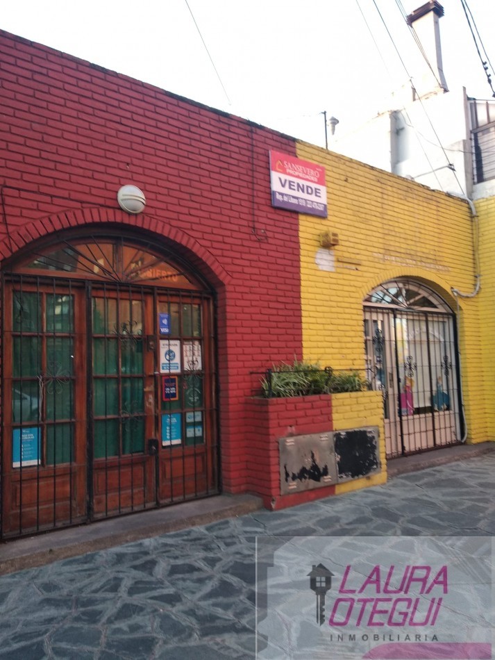 VENTA OPORTUNIDAD CASA 2 LOCALES Y TERRAZA 