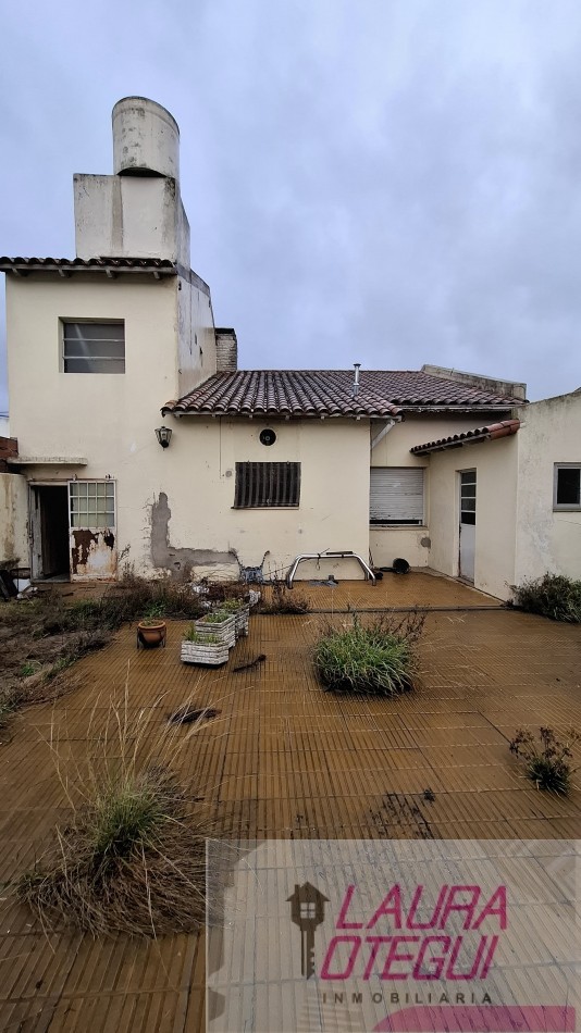 VENTA - Casa de 3 Dormitorios (1 en Suite) con Garaje y Amplio Espacio Multifuncion