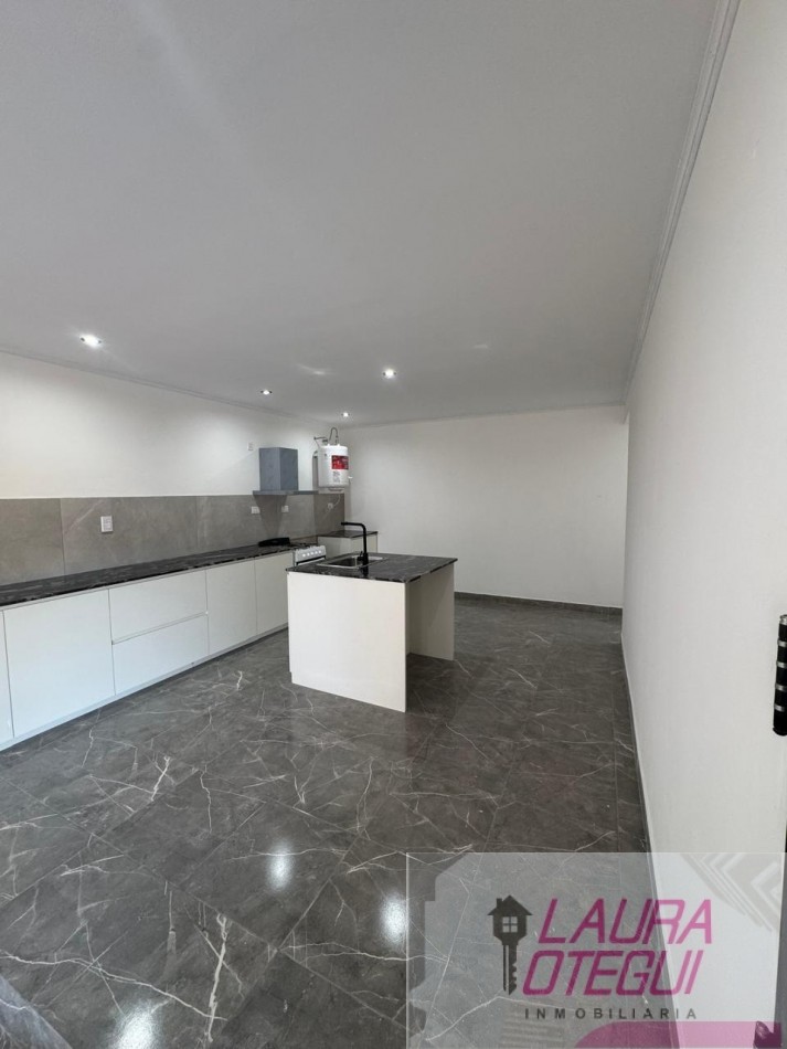 VENTA CASA QUINTA A ESTRENAR ZONA LA ELENA