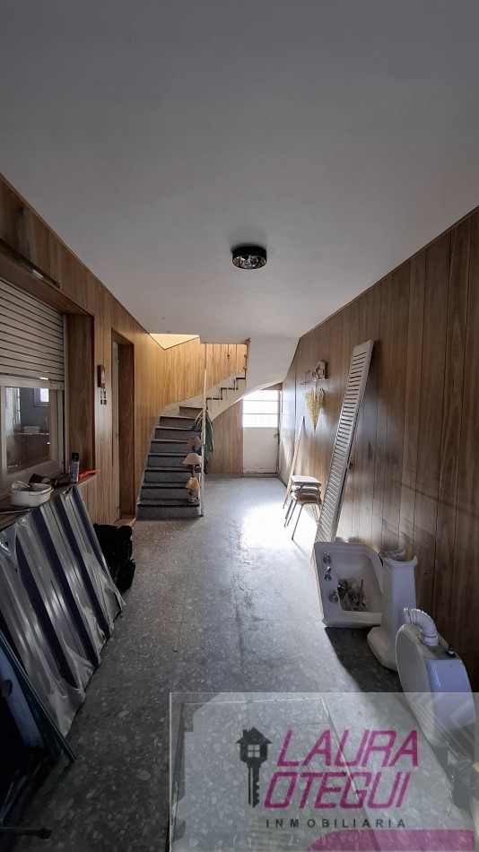 VENTA - Casa de 3 Dormitorios (1 en Suite) con Garaje y Amplio Espacio Multifuncion