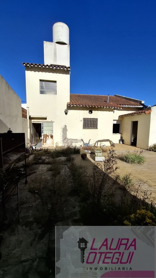 VENTA - Casa de 3 Dormitorios (1 en Suite) con Garaje y Amplio Espacio Multifuncion