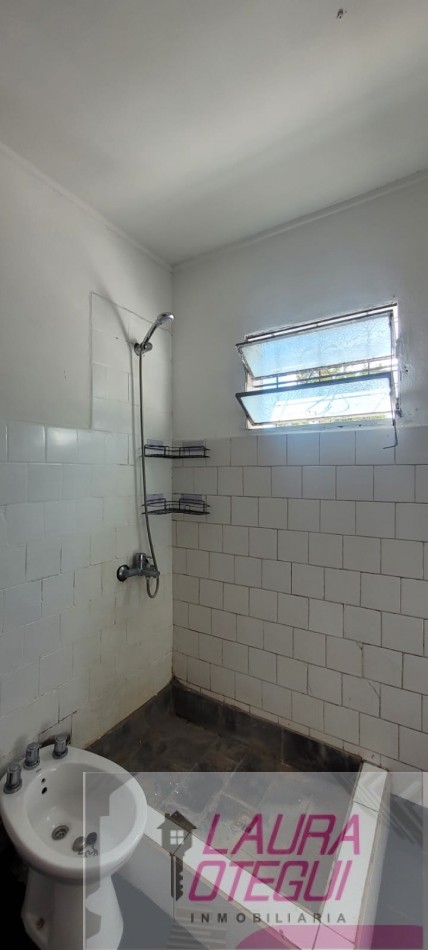 VENTA EN BLOCK, LOCAL + DEPTO DE 3 DORMITORIOS C/COCHERA EN AVENIDA PRINCIPAL 