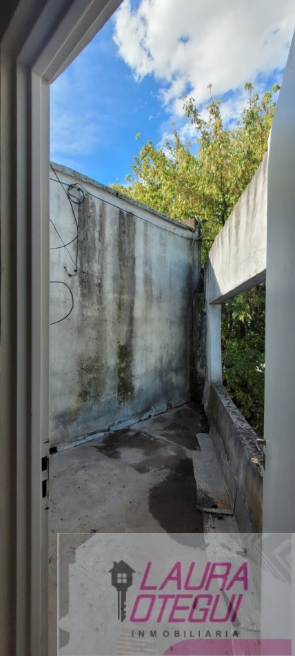 VENTA EN BLOCK, LOCAL + DEPTO DE 3 DORMITORIOS C/COCHERA EN AVENIDA PRINCIPAL 