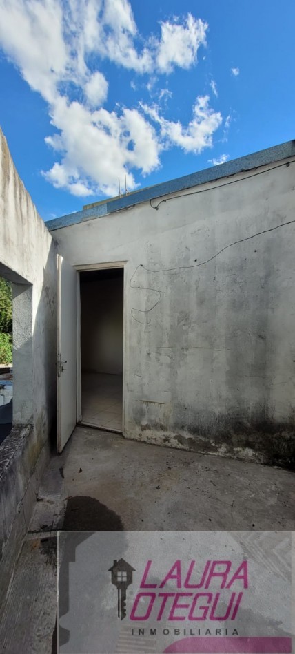 VENTA EN BLOCK, LOCAL + DEPTO DE 3 DORMITORIOS C/COCHERA EN AVENIDA PRINCIPAL 