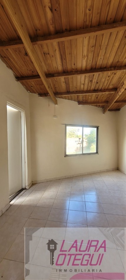 VENTA EN BLOCK, LOCAL + DEPTO DE 3 DORMITORIOS C/COCHERA EN AVENIDA PRINCIPAL 