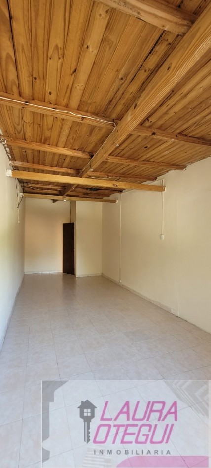 VENTA EN BLOCK, LOCAL + DEPTO DE 3 DORMITORIOS C/COCHERA EN AVENIDA PRINCIPAL 