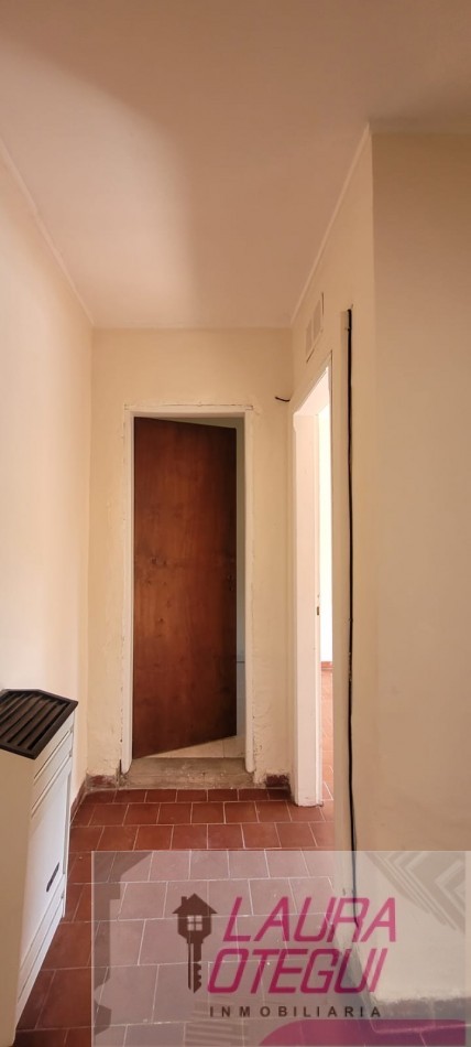 VENTA EN BLOCK, LOCAL + DEPTO DE 3 DORMITORIOS C/COCHERA EN AVENIDA PRINCIPAL 