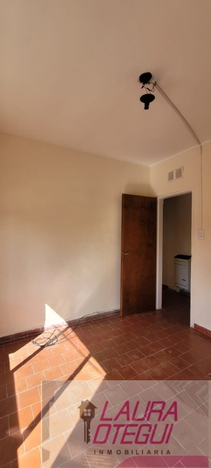 VENTA EN BLOCK, LOCAL + DEPTO DE 3 DORMITORIOS C/COCHERA EN AVENIDA PRINCIPAL 