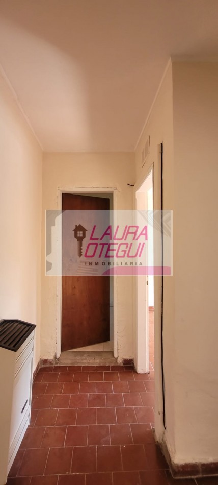 VENTA EN BLOCK, LOCAL + DEPTO DE 3 DORMITORIOS C/COCHERA EN AVENIDA PRINCIPAL 