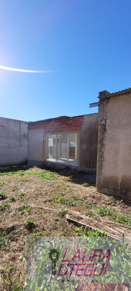 VENTA CASA A TERMINAR 3 DORMITORIOS UNO EN SUITE