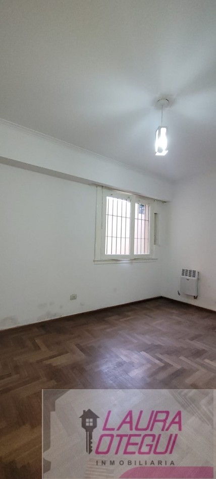 VENTA CASA 5 DORMITORIOS, 3 BAÑOS.