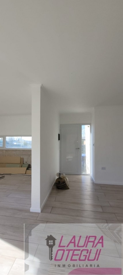 VENTA CASA A TERMINAR 3 DORMITORIOS UNO EN SUITE