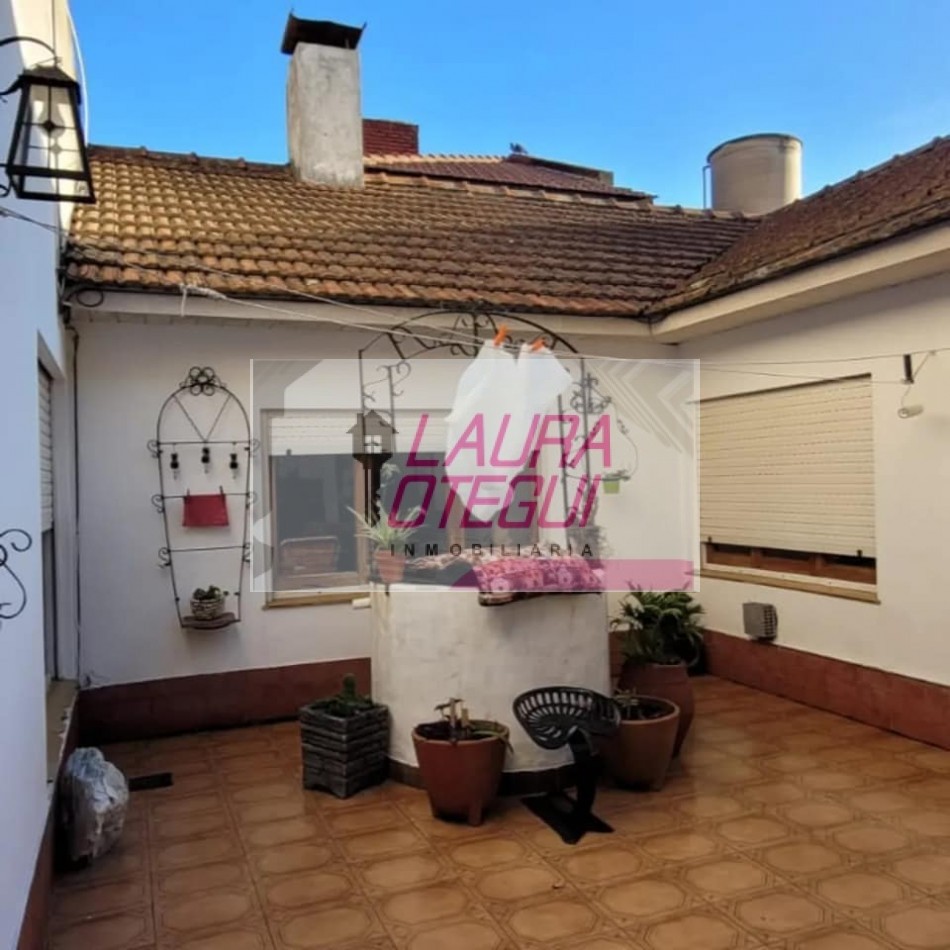 VENTA OPORTUNIDAD CASA + 2 LOCALES Y TERRAZA 