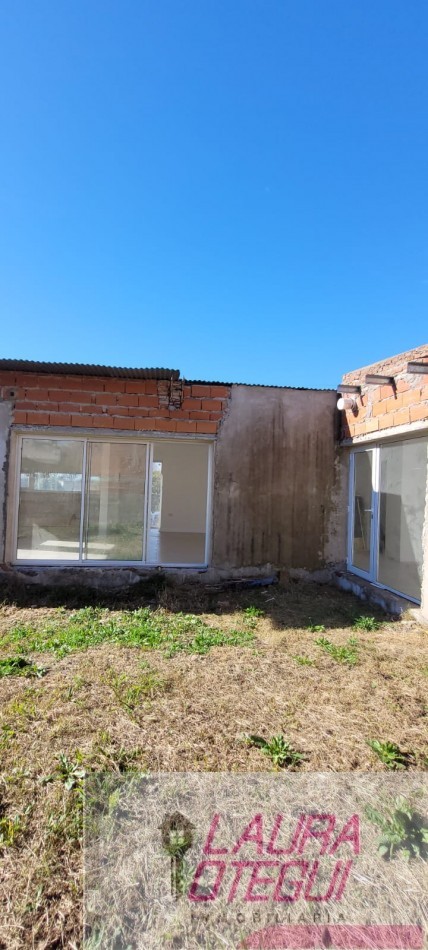 VENTA CASA A TERMINAR 3 DORMITORIOS UNO EN SUITE