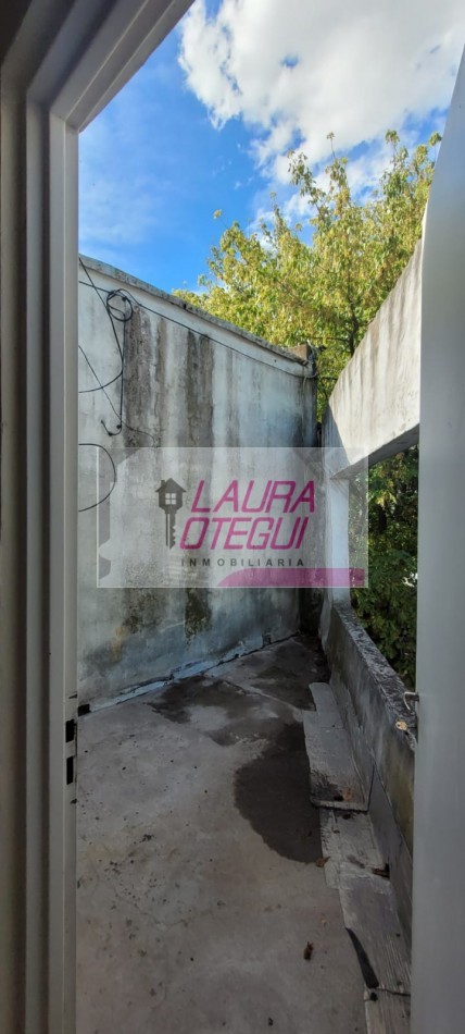 VENTA EN BLOCK, LOCAL + DEPTO DE 3 DORMITORIOS C/COCHERA EN AVENIDA PRINCIPAL 