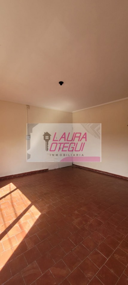 VENTA EN BLOCK, LOCAL + DEPTO DE 3 DORMITORIOS C/COCHERA EN AVENIDA PRINCIPAL 