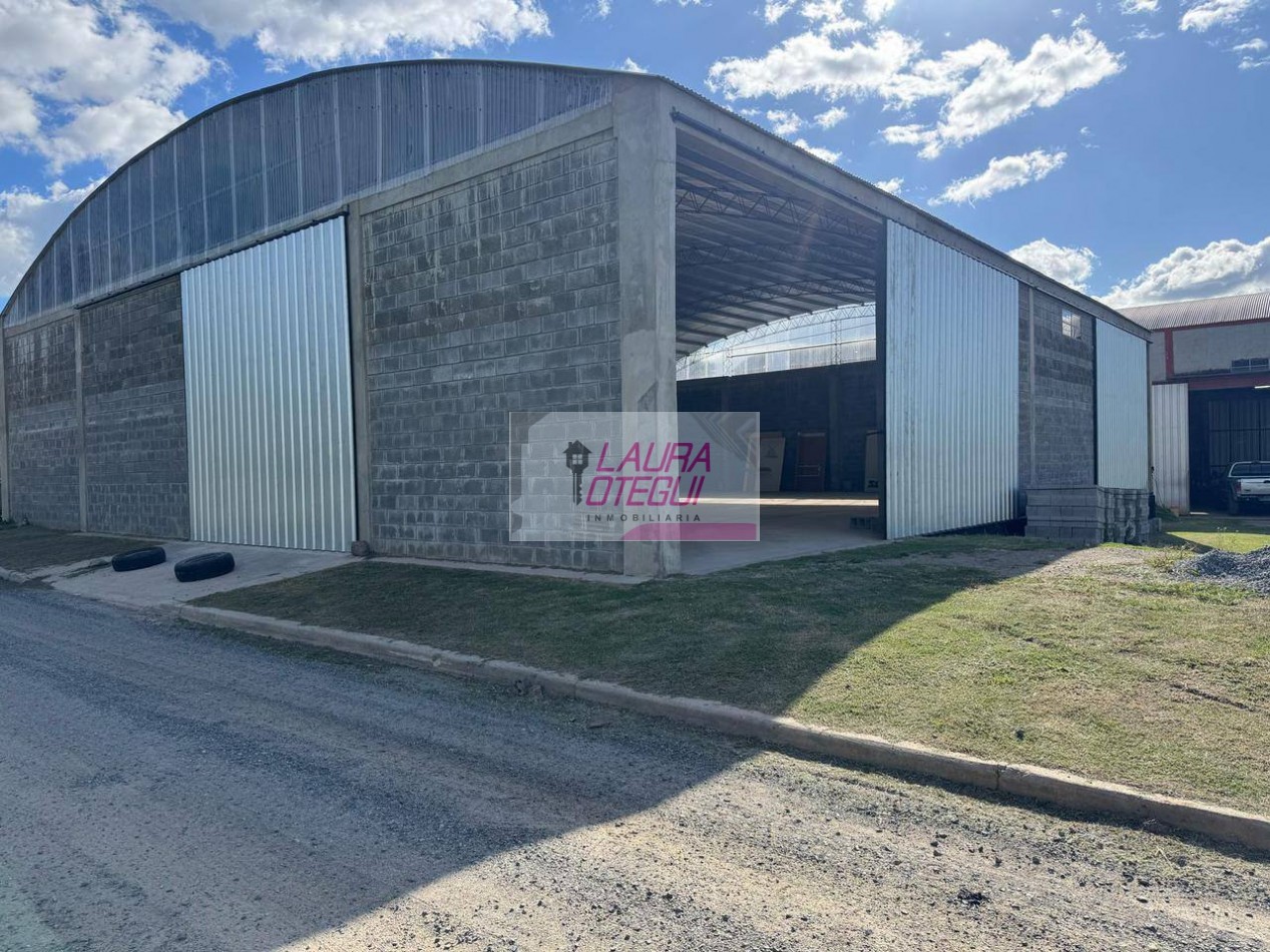 venta complejo industrial galpones y vivienda