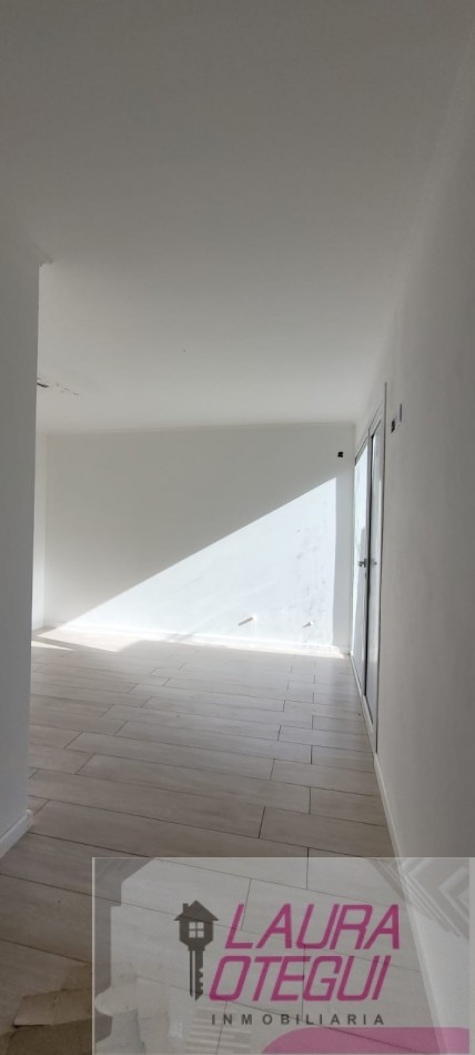 VENTA CASA A TERMINAR 3 DORMITORIOS UNO EN SUITE