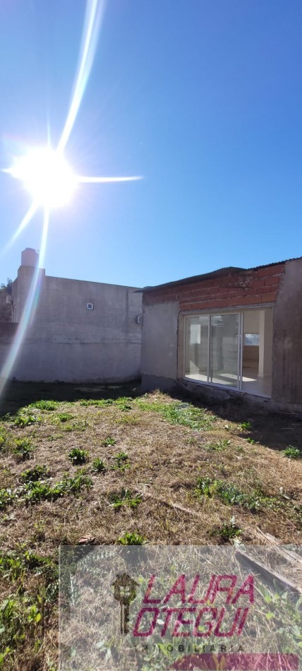 VENTA CASA A TERMINAR 3 DORMITORIOS UNO EN SUITE