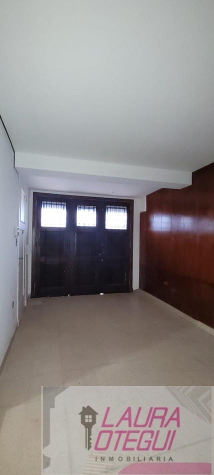 VENTA CASA 5 DORMITORIOS, 3 BAÑOS.