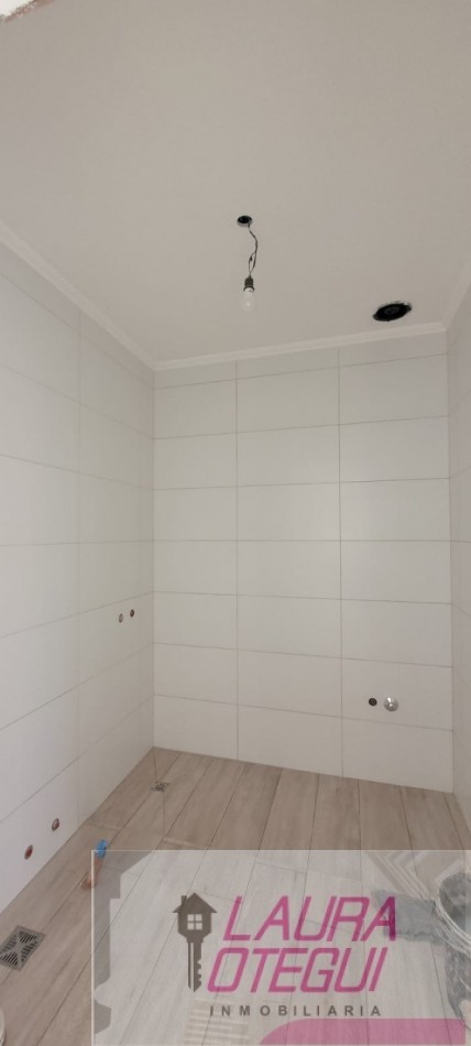VENTA CASA A TERMINAR 3 DORMITORIOS UNO EN SUITE