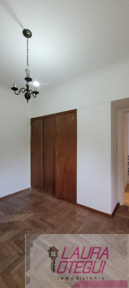 VENTA CASA 5 DORMITORIOS, 3 BAÑOS.