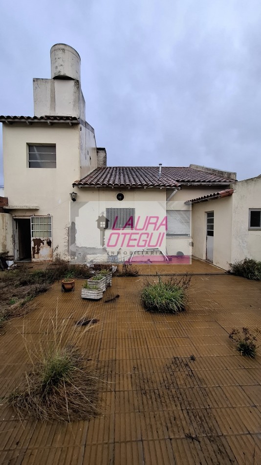 VENTA - Casa de 3 Dormitorios (1 en Suite) con Garaje y Amplio Espacio Multifuncion