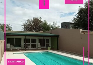 VENTA CASA DE 2 DORMITORIOS, QUINCHO CON PILETA, GALPON 