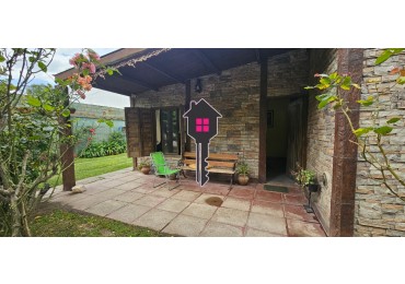 VENTA CASA EN GARDEY CON GALPON 